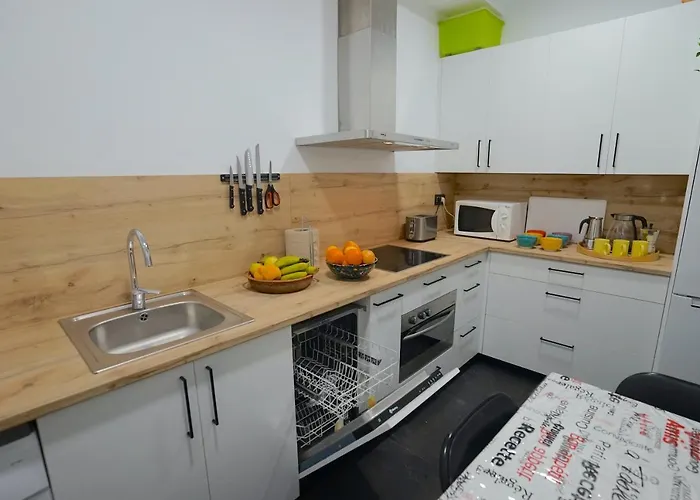 Ciudad Del Mundo, Arte, Tele-trabajo Y Ocio * Bilbao